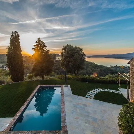 View Pool * מאג'ונה